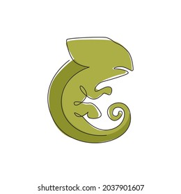 Single continuous line drawing of exotic chameleon mascot concept for reptilian zoo. Beautiful reptile animal for company logo identity. One line draw vector design graphic illustration
