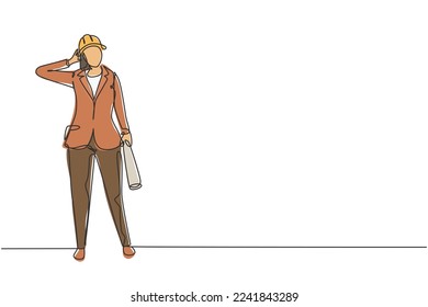 Una sola línea contínua dibujando a una mujer arquitecta se paró con el gesto de llamarme y usando casco llevando un anteproyecto para el plan de trabajo del edificio. ilustración vectorial de diseño gráfico de una línea dinámica