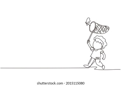 Single continuous line drawing little boy catches butterfly. Happy child runs at garden. Happy kids catching bugs in the field. Time to observe insect. One line draw graphic design vector illustration