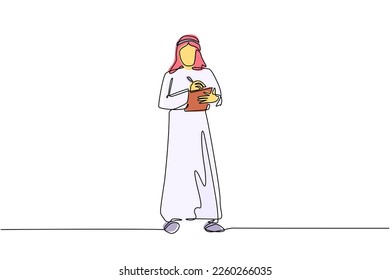 Einzelne fortlaufende Zeichnung männliche Bürosekretärin Schreiben mit Zwischenablage. Arabianer in eleganter Kleidung, die bei der Papierarbeit hilft. Business Workwear Trend, City Mode. Einzeilige Zeichentechnik