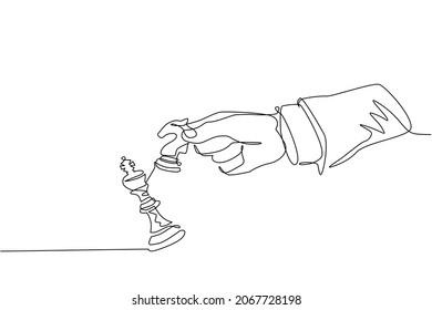 Single continuous line drawing man hand holding chess horse knight. Male use horse knight chess piece to crash opposite team king figure. Checkmate. Win in chess game. One line draw design vector