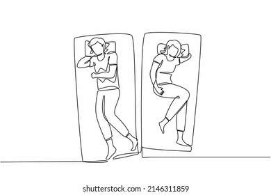 Single Continuous Line Drawing Man And Woman Are Sleeping On The Bed, Obsessive Couple Thoughts. Sexual Problems In Couple, Divorce, Depression, Insomnia. One Line Graphic Design Vector Illustration