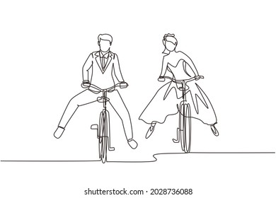 Single continuous line drawing married couple riding on bicycle. Romantic teenage couple ride bike with wedding dress. Man and woman in love. Happy married couple. One line draw graphic design vector