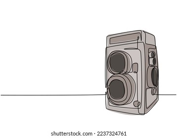 Single continuous line drawing of of old vintage analog twin lens camera medium format. Retro classic photography equipment concept one line graphic draw design vector illustration