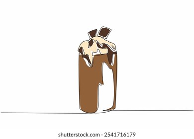 Línea continua única dibujando un vaso de mousse de chocolate cubierto con crema batida y chocolate derretido. Saciador de la sed. Sabroso. Día Nacional de la Mousse de Chocolate. Ilustración vectorial de diseño de una línea