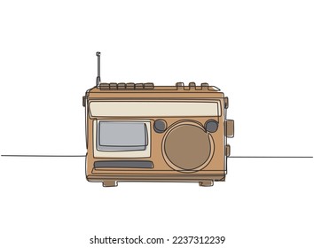 Single continuous line drawing of retro old fashioned analog radio tape. Classic vintage audio technology concept. Music player one line draw design vector illustration graphic