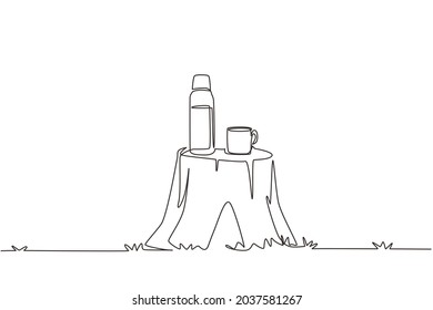 Single continuous line drawing thermos mug with hot drink on log table. Steam comes from the mug. Vacuum thermos stands on tree stump in the wild. One line draw graphic design vector illustration