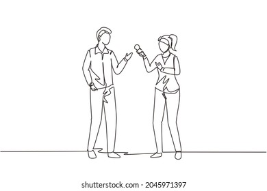 Periodista de televisión de línea continua, reportero con micrófono entrevista a senador, empresario vip, congresista. Noticias de negocios, canal de televisión. ilustración vectorial de diseño gráfico de una línea