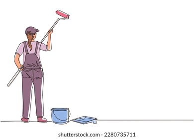 Dibujo de una sola línea contínua mujer pintando la pared con un rodillo. Ilustración de concepto de vectores sobre reparación de viviendas, renovación, actualización. Pintora profesional en el trabajo. Gráfico de diseño de trazos de una línea