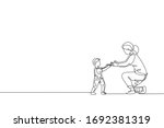 Single continuous line drawing of young mom ready to hug her son who learned to walk towards her at home, happy parenting. Family loving care concept. Trendy one line draw design vector illustration