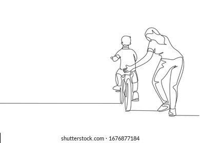 Single continuous line drawing of young kids boy learning ride bicycle with mother at outdoor park. Parenthood lesson. Family time concept. Trendy one line draw design vector graphic illustration