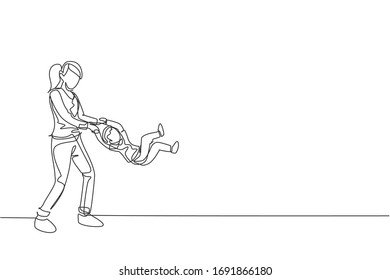 Single continuous line drawing of young mom playing with her son at home, lifting and swinging at home, parenthood. Family parenting concept. Trendy one line draw design vector illustration graphic