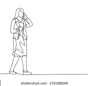 Single continuous line drawing of young businesswoman walking to the office and talking on the smartphone with her friend. Business call concept. One line draw design vector graphic illustration