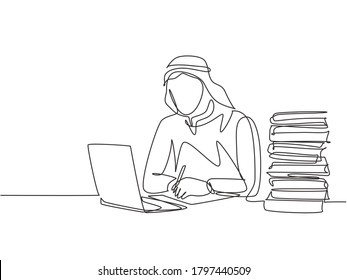 Single continuous line drawing of young male muslim businessman writing business deal contract at the office. Arab middle east cloth shmagh, kandura, thawb. One line draw design vector illustration
