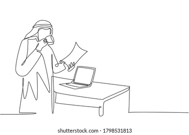 Single continuous line drawing of young muslim businessman reading business annual report. Saudi Arabian male with shmag, kandora, headscarf, thobe, ghutra. One line draw design illustration