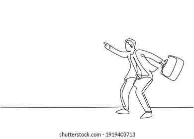 Single continuous line drawing of young angry business man pointing finger to his employee. Fierce professional businessman. Minimalism concept dynamic one line draw graphic design vector illustration