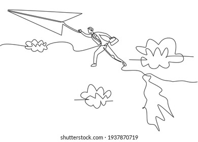 Una sola línea contínua dibujando a un joven empresario saltando desde la cima para llegar al avión de papel volador. Concepto de metáfora empresarial. Dibujo de una línea dinámico minimalista. Ilustración vectorial de diseño gráfico