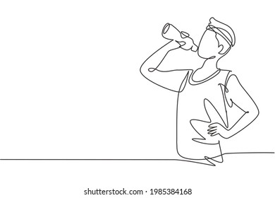 Single continuous line drawing young man drinking fresh water from a bottle with his right hand after exercising. Healthy lifestyles concept. Dynamic one line draw graphic design vector illustration