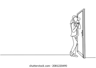 Single continuous line drawing young woman eavesdropping at door. Curious businesswoman listening to conversation. Privacy violation concept. Dynamic one line draw graphic design vector illustration