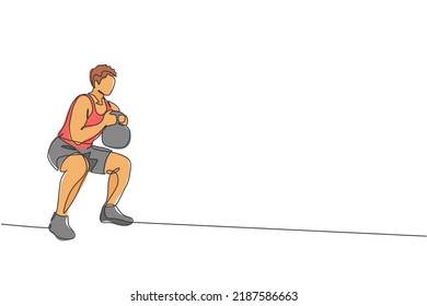 Dibujo de una línea continua de jóvenes deportistas entrenando con kettlebell en el centro de gimnasia deportiva. El concepto de estiramiento de la puesta en forma. Diseño de diseño de línea traza de línea traza gráfico vectorial