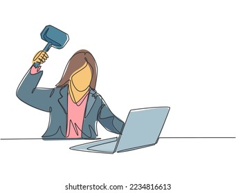 Single continuous line drawing of young rage businesswoman ready to smack her laptop using big hammer at the office. Business risk concept one line draw design vector graphic illustration