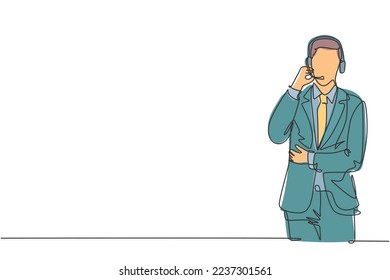 Single continuous line drawing of young happy male business consultant giving excellent speech to the seminar audience in class. Business workshop concept one line draw design vector illustration