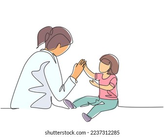 Single continuous line drawing of young female pediatric doctor invited cute baby toddler patient to play and follow her instruction. Medical treatment concept one line draw design vector illustration