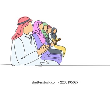 Single continuous line drawing of young male and female muslim workers clapping hands after heard a presentation. Arab middle east cloth hijab, thawb, robe. One line draw design vector illustration