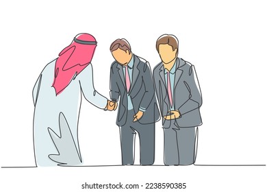 Single continuous line drawing of young happy female singer holding a microphone and singing on music concert. Musician artist performance concept one line draw design vector graphic illustration