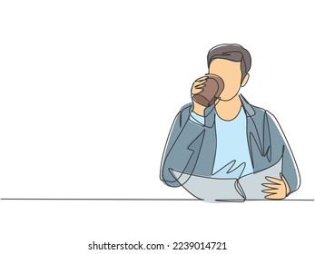 Single continuous line drawing of young happy startup manager reading economic news on business newspaper while holding mug of coffee. Drinking tea concept one line draw design vector illustration