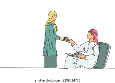 Single continuous line drawing of young wife muslimah giving a cup of coffee to her muslim husband. Romantic saudi arabian islamic couple with kandora, veil, hijab. One line draw design illustration