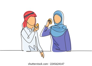 Single continuous line drawing young Arab couple having donuts meal at restaurant. Happy teenagers smiling and laughing together. Talking friendship. One line draw graphic design vector illustration