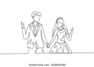 Single continuous line married couple in love hand in hand. Romantic man with suit and woman with wedding dress in love spending time together outdoor. One line draw graphic design vector illustration