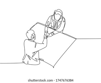 Single line drawing of businessmen handshaking his business partner after getting big project. Great teamwork. Business deal concept with trendy continuous line draw style vector graphic illustration