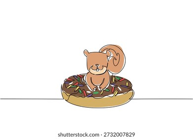 Dibujo de una sola línea de lindo animal juguetón muestra ardilla marrón acostada dentro de la rosquilla vidriada para el concepto de comida. Arte colorido perfecto para el propósito de la cubierta del libro de cuentos de los niños con un mamífero roedor del bosque adorable