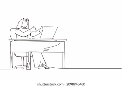 Single One Line Drawing Arab Businessman Giving Good Sign In Front Of Computer. Male Manager Operating PC While Doing Thumbs-up Sign. Happy Employee Concept. Continuous Line Draw Design Graphic Vector