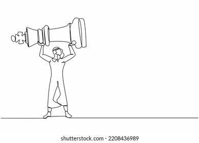 Single one line drawing Arab businessman holding or lifting king chess piece. Successful entrepreneurship tactic, strategy, superiority in business. Continuous line design graphic vector illustration