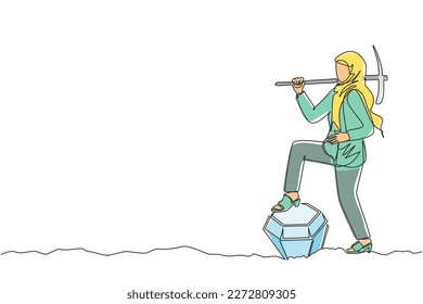 Single one line drawing Arab businesswoman digging ground with pickaxe and finding big diamond. Success business, achievement, and discovery concept. Modern continuous line draw design graphic vector