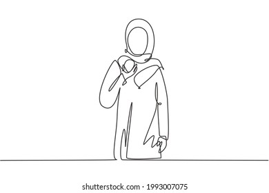 Single one line drawing Arabian female having bakery meal with hand. Happy and enjoy lunch snack at office. Delicious and healthy food. Modern continuous line draw design graphic vector illustration