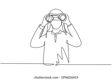 Eine einzige Zeile, die arabischen Geschäftsmann durch Fernglas suchen nach Arbeit zeichnet. Finden Sie alle Chancen in der Welt der geeigneten Arbeitsplätze. Grafische Vektorgrafik für kontinuierliche Zeilenzeichnung