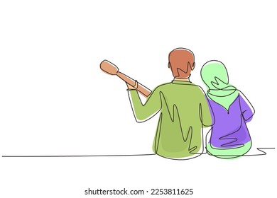Single one line drawing Arabian couple playing guitar on summer season. Hugging couple sitting at park with guitar. Romantic dating on outdoor nature. Continuous line draw graphic vector illustration