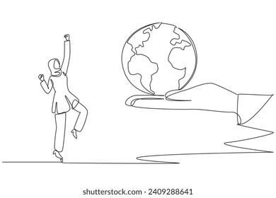 Eine einzige Linie, die arabische Geschäftsfrau zeichnet, freut sich, den Globus von der Riesenhand zu bekommen. Gute Neuigkeiten. Erfolgreiche Erweiterung des Unternehmensnetzes. Wachend. Grafische Abbildung des Liniendesigns