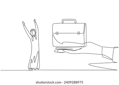 El empresario árabe de una sola línea que dibuja una sola línea estaba emocionado por conseguir la cartera de documentos de mano gigante. Recompensas por la facilidad de viaje de negocios. Aumentando las ganancias. Ilustración gráfica de diseño de línea continua