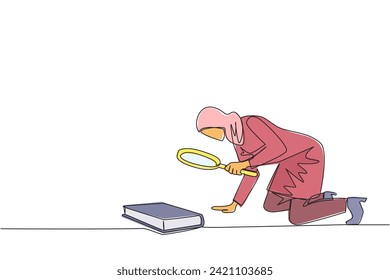 Dibujo de una sola línea de una mujer de negocios árabe sosteniendo una lupa mirando el libro. Buscando conocimiento sobre franquicias de un libro de estudio científico. Ilustración gráfica de línea continua