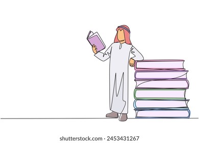 Single one line drawing Arabian man standing reading a book while leaning against a pile of large books. Hobby of reading anywhere. Very happy when reading. Continuous line design graphic illustration