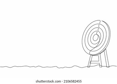 Single one line drawing archery target ring without arrows hitting bullseye. Dartboard on tripod. Goal achieving concept. Business success strategy symbol. Continuous line draw design graphic vector