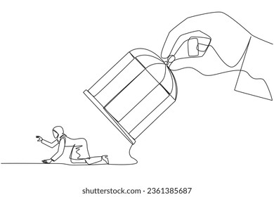 Un dibujo de una sola línea con mano grande sostiene que la jaula quiere atrapar a una mujer de negocios árabe arrastrada. Racha perdedora. Perdido en todos los frentes. Mujer de negocios indefensa. Quiebra. Ilustración gráfica de diseño de línea continua