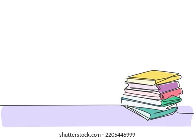 Un solo dibujo de una línea de la pila de libros. Imagen de la silueta del icono de los libros para el concepto de educación. Infografía, presentación escolar aislada en fondo blanco. Ilustración gráfica de dibujo de vector de diseño