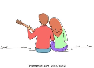 Single one line drawing Couple playing guitar on summer season. Hugging couple sitting at park with guitar. Romantic dating on outdoor nature. Continuous line draw design graphic vector illustration