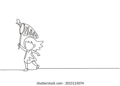 Single one line drawing cute little girl catches butterfly. Happy child runs at garden. Happy kids catching bugs in the field. Spring time. Continuous line draw design graphic vector illustration